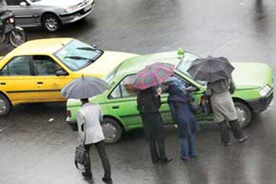 نبود تاکسی در روزهای بارانی مرند