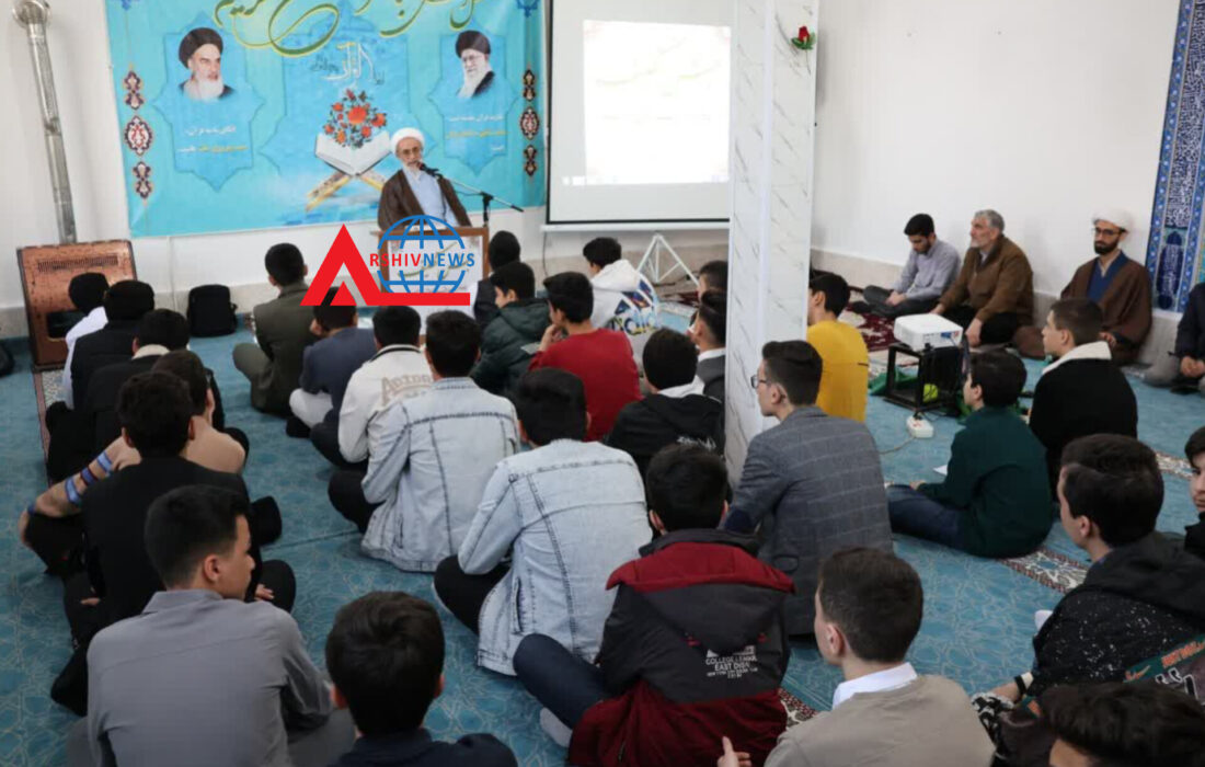 محفل انس با قرآن و جشن تکلیف مدرسه صدرا مرند
