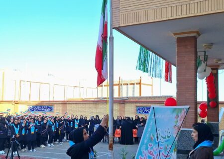 زنگ مهر و مقاومت در هنرستان تلاش مرند به صدا درآمد