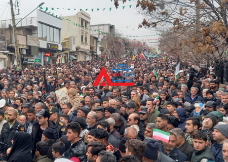 حضورحماسه ای مردم مرند در  راهپیمایی ۲۲ بهمن ۱۴۰۴