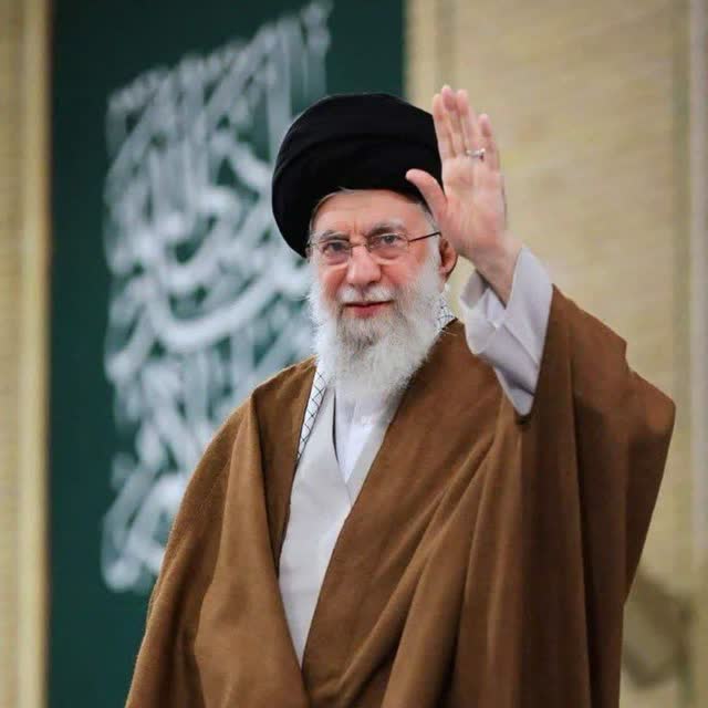 امام خامنه‌ای رهبر و پیشوای مسلمانان جهان به شهادت رسید