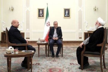 با اتحاد ملت و دولت، متجاوز را پشیمان خواهیم کرد